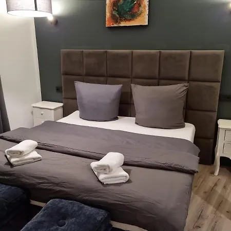 Zur Krone Hotell *